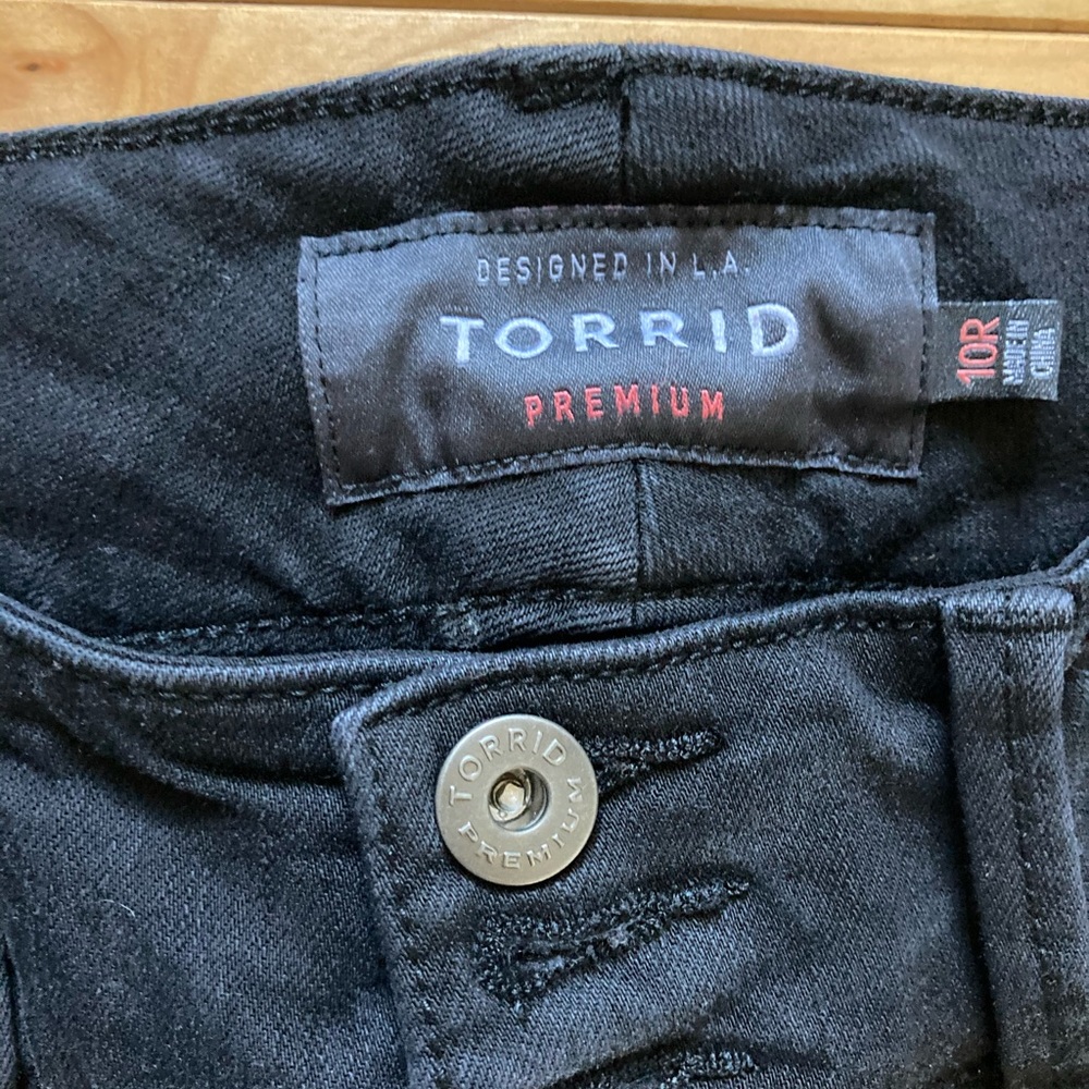 Torrid black denim skinny jeans 10